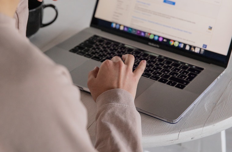 woman-on-laptop