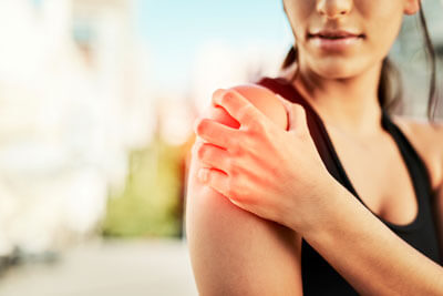 intense shoulder pain